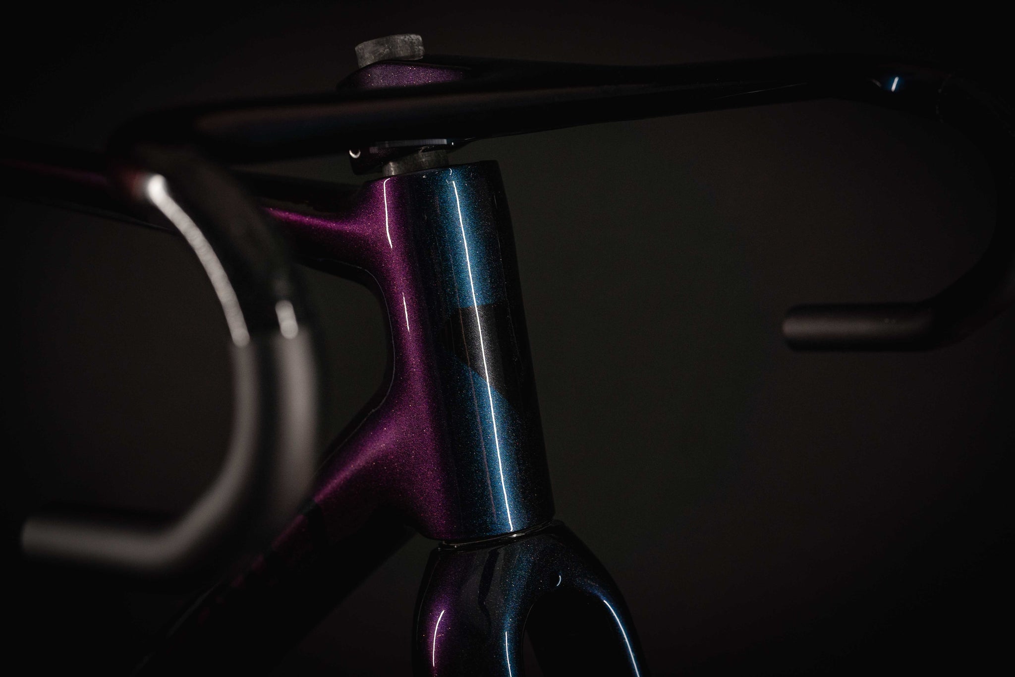 Demo Color Change Chameleon Carbide 56cm